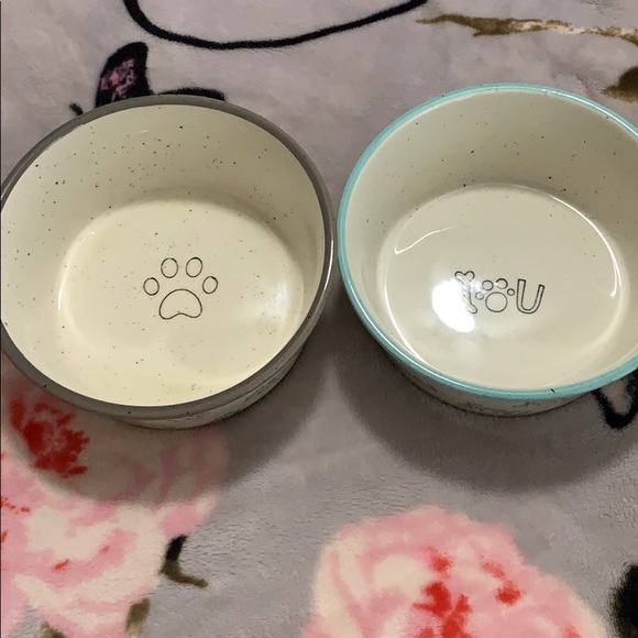 SOLD* Ceramic dog bowls in excellent condition - Picture 2 of 5